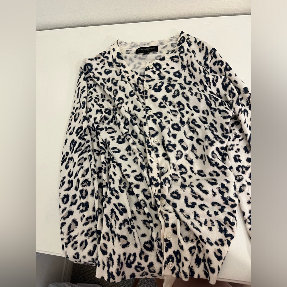 NEW WITHOUT TAGS BANANA REPUBLIC LEOPARD CARDIGAN